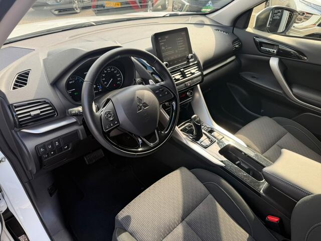 Mitsubishi ECLIPSE Cross 2.4 PHEV Intense | Trekhaak | Navigatie op Android&Apple