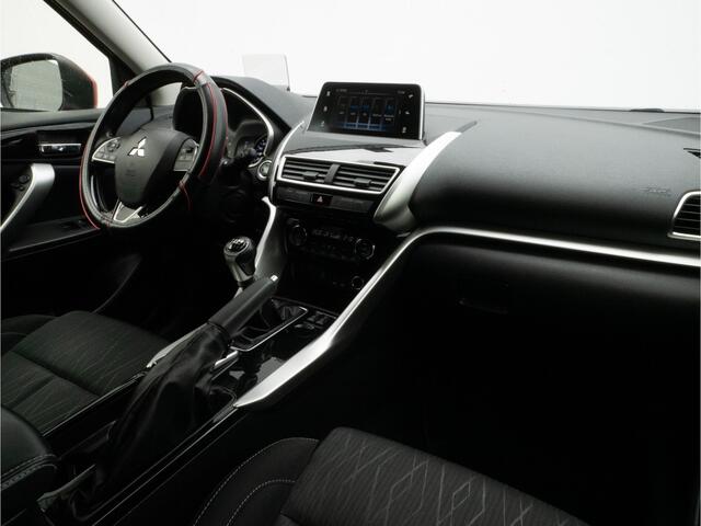 Mitsubishi ECLIPSE Cross 1.5 DI-T 164pk First Edition Head up/ Stoelverwarming/ Camera/ Cruise control/ 18" Lmv/ Carplay/ Navigatie Apps