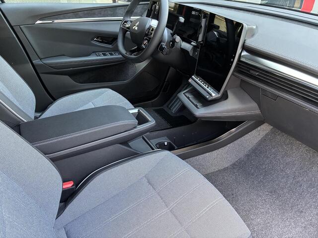 Mitsubishi ECLIPSE Cross Intense 87 kWh NIEUW UIT VOORRAAD LEVERBAAR | Warmtepomp | Apple CarPlay & Android Auto | Adaptieve Cruise Control | Verwarmbare voorstoelen | Elektrisch bedienbare achterklep | Navigatiesysteem | 8 jaar fabrieksgarantie