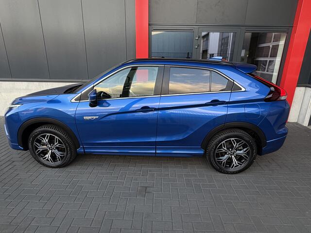 Mitsubishi ECLIPSE Cross 2.4 PHEV Black Edition HUD Leder ACC Navi 360 ° Dealer Onderhouden Standkachel Keyless entry & start Stuurverwarming Stoelverwarming voor & achter Climate PDC LM velgen BTW auto