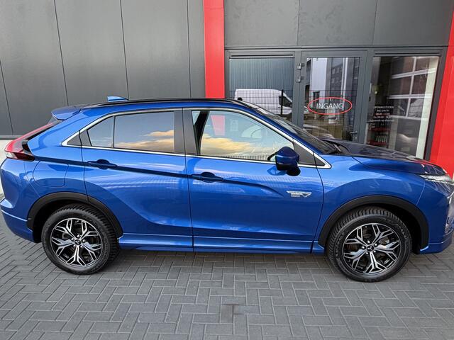 Mitsubishi ECLIPSE Cross 2.4 PHEV Black Edition HUD Leder ACC Navi 360 ° Dealer Onderhouden Standkachel Keyless entry & start Stuurverwarming Stoelverwarming voor & achter Climate PDC LM velgen BTW auto