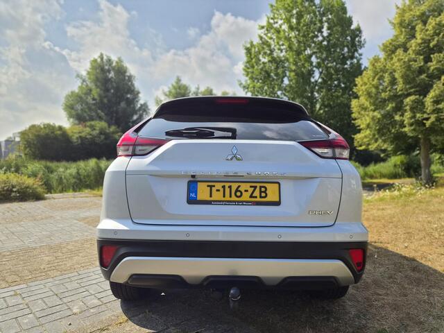 Mitsubishi ECLIPSE Cross 2.4 PHEV Intense+