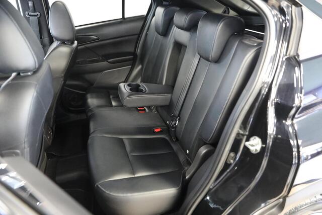 Mitsubishi ECLIPSE Cross 2.4 PHEV Instyle | Schuif- kanteldak | Trekhaak | Leer