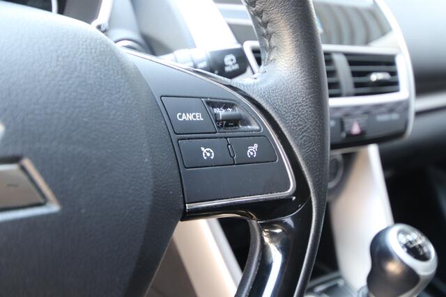 Mitsubishi ECLIPSE Cross 1.5 DI-T Intense S Leder, Trekhaak, 1.600kg trekgewicht