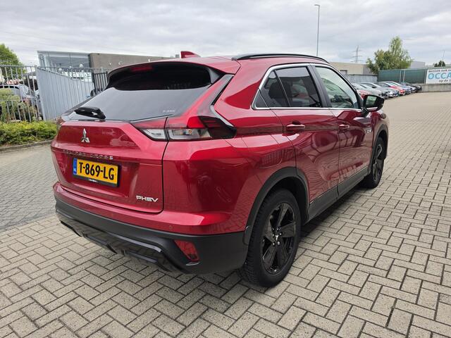 Mitsubishi ECLIPSE Cross 2.4 PHEV Black Edition | Navigatie | 360º Camera | Stoel en stuurverwarming |