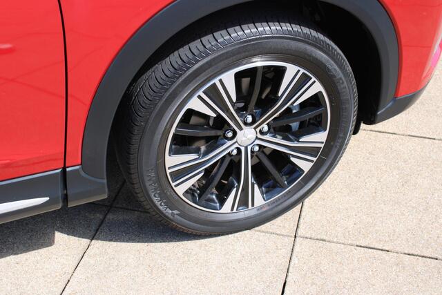 Mitsubishi ECLIPSE Cross 1.5 DI-T First Edition Navigatie / Camera / Trekhaak