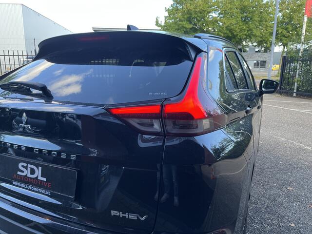Mitsubishi ECLIPSE Cross 2.4 PHEV Intense // KEYLESS // CAMERA // CRUISE // APPLE-ANDROID AUTO // STOELVERWARMING //