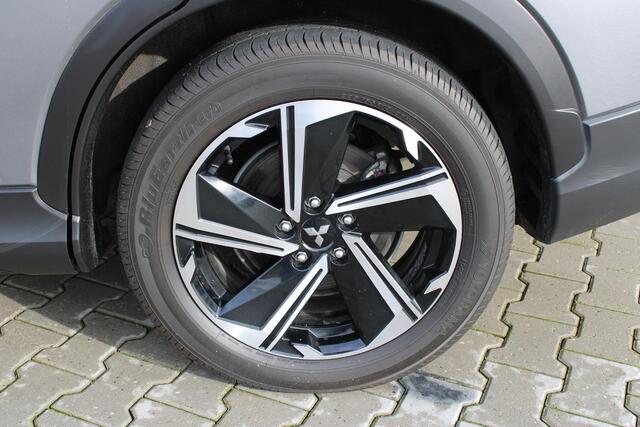 Mitsubishi ECLIPSE Cross 2.4 PHEV Intense+ | Incl. 12 maanden garantie | Trekhaak | Stoelverwarming | Apple carplay/Android auto | Parkeercamera | Navigatie | DAB radio | 100% onderhouden |