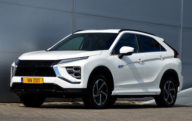 Mitsubishi ECLIPSE Cross PHEV 2.4 EXECUTIVE 4WD | PLUG IN HYBRID | SoH 90% | V2H | ADAPTIEF CRUISE | ALL SEASON BANDEN | TREKHAAK 1500 KG | DODEHOEK ASSISTENT | 360 CAMERA | FABRIEKSGARANTIE TOT 15-12-2030* | NP € 48.616,- | ALL IN RIJKLAA