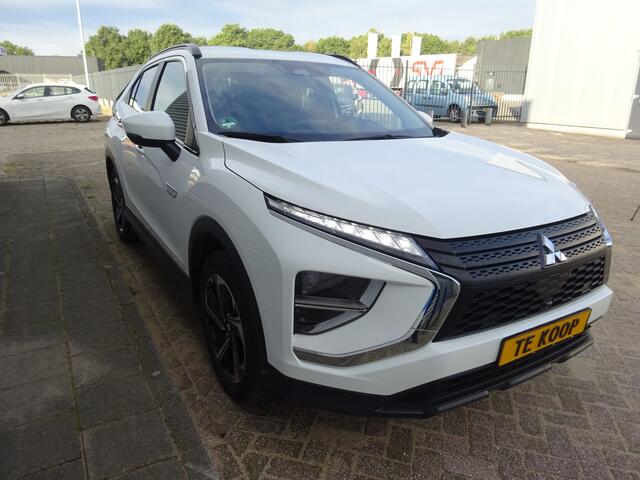 Mitsubishi ECLIPSE Cross 2.4 PHEV AFN TREKHAAK CAMERA CARPLAY SOH 98%