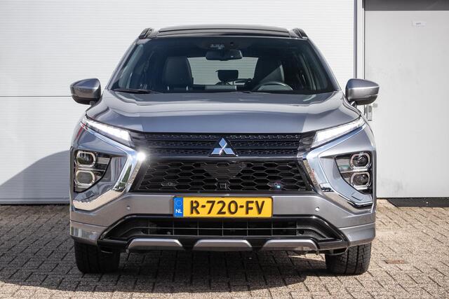 Mitsubishi ECLIPSE Cross 2.4 PHEV Prestige - Schuif/kanteldak | Stoel + stuurverw. | Trekhaak | Leer
