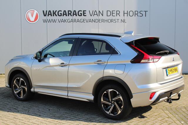 Mitsubishi ECLIPSE Cross 2.4-188pk PHEV 'Instyle'. Zeer nette en luxe Mitsubishi Eclipse plug-in-hybride, slechts 61.424km ! Autm. airco dual, adapt. cruise cntrl, Apple carplay/Android auto, trekhaak, telefoonvoorb., stoel- en achterbankverw., camera v+a, LED verl. etc. etc. – foto 3