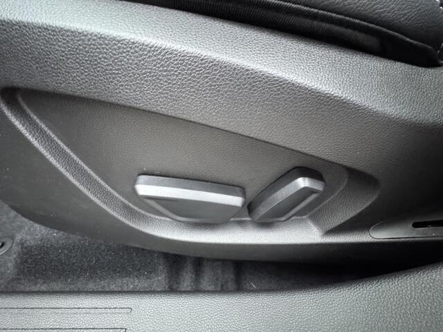 Mitsubishi GRANDIS 1.8 HEV Instyle 8 jaar fabrieksgarantie / Elektrochromatisch glazen panoramadak / Google Assistent / Stuurwiel- en Stoelverwarming voor / Adaptieve Cruise Control / Verwarmde Voorruit / Climate Control / Keyless Entry & Start / Elektrisch Verstelbare Best