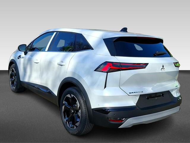 Mitsubishi GRANDIS 1.8 HEV Intense+ MI-Pilot ¤ 3.500,- registratiekorting