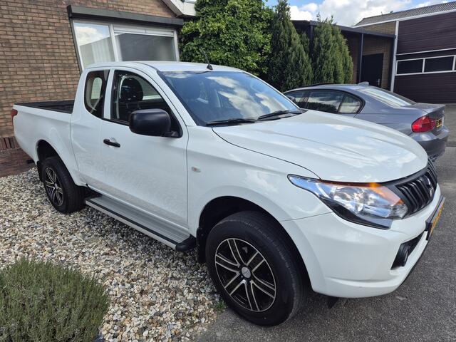 Mitsubishi L200 2.4 DI-D Club Cab 4x4 Invite 90.000km nieuwstaat 1e eigenaar