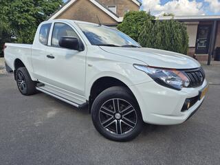 mitsubishi-l200-2.4-di-d-club-cab-4
