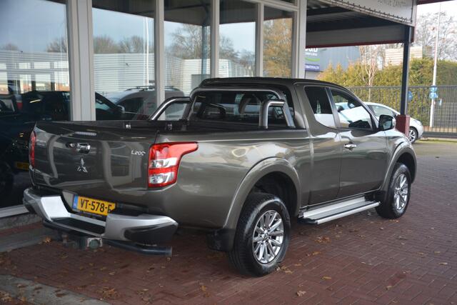 Mitsubishi L200 2.4 DI-D Club Cab Intense Nederlandse auto 178613 NAP 14999 marge geen BTW vanaf 2017 op naam onderhoudshistorie compleet laatse beurt bij 164000km met oa cv xenon camera navigatie DAB + side bars 4x4