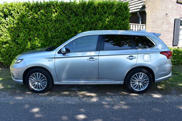 Mitsubishi OUTLANDER 2.4 PHEV Intense '20 BOMVOL LEER TREKHAAK