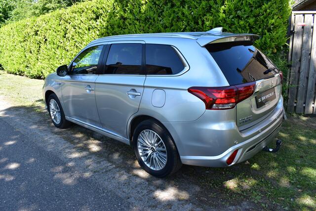 Mitsubishi OUTLANDER 2.4 PHEV Intense '20 BOMVOL LEER TREKHAAK