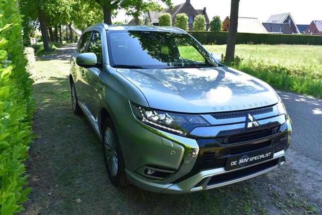 Mitsubishi OUTLANDER 2.4 PHEV Intense '20 BOMVOL LEER TREKHAAK
