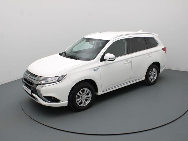 Mitsubishi OUTLANDER 2.4 PHEV Pure Camera | Climate | Cruise | Parkeersens. achter | Trekhaak