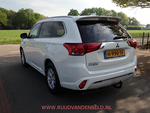 Mitsubishi OUTLANDER 2.4 PHEV Pure CARPLAY / CAMERA / TREKHAAK