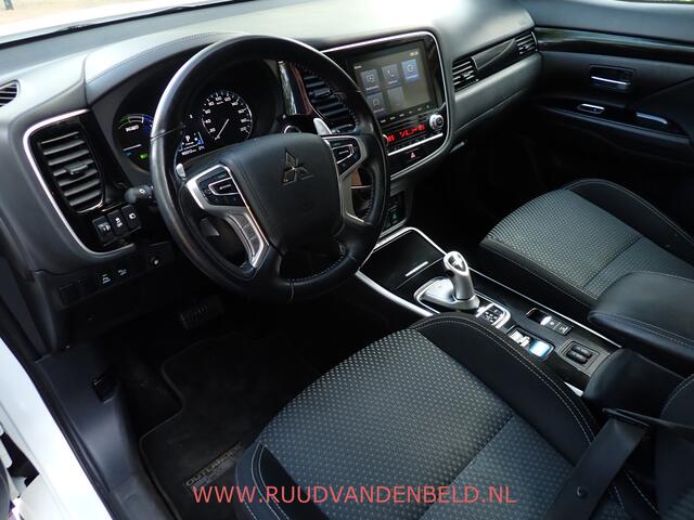 Mitsubishi OUTLANDER 2.4 PHEV Pure CARPLAY / CAMERA / TREKHAAK