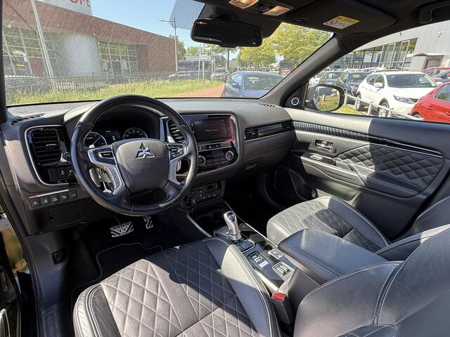 Mitsubishi OUTLANDER BWJ 2020 2.4 135 PK PHEV S-Edition AUTOMAAT / APPLE CAPLAY / ANDROID AUTO / CLIMA / ADAPTIVE CRUISE / STOELVERW. / STUURVERW. / ELEKTRISCHE STOELEN / ELEKTRISCHE ACHTERKLEP / CAMERA / LEDER / PANORAMADAK / PDC / LMV