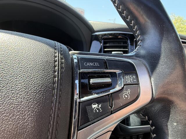 Mitsubishi OUTLANDER BWJ 2020 2.4 135 PK PHEV S-Edition AUTOMAAT / APPLE CAPLAY / ANDROID AUTO / CLIMA / ADAPTIVE CRUISE / STOELVERW. / STUURVERW. / ELEKTRISCHE STOELEN / ELEKTRISCHE ACHTERKLEP / CAMERA / LEDER / PANORAMADAK / PDC / LMV
