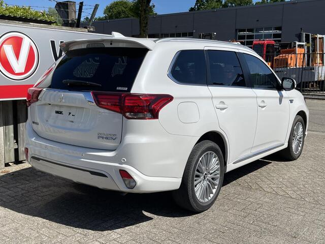 Mitsubishi OUTLANDER 2.4 PHEV Instyle 18"/LED/Leder/Stoel + stuurverwarming/Dodehoek/PDC v+a/360 Camera/Apple Carplay & Android Auto