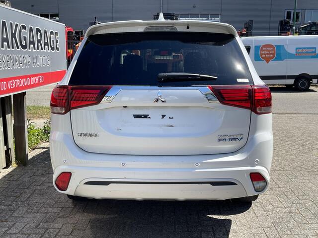 Mitsubishi OUTLANDER 2.4 PHEV Instyle 18"/LED/Leder/Stoel + stuurverwarming/Dodehoek/PDC v+a/360 Camera/Apple Carplay & Android Auto