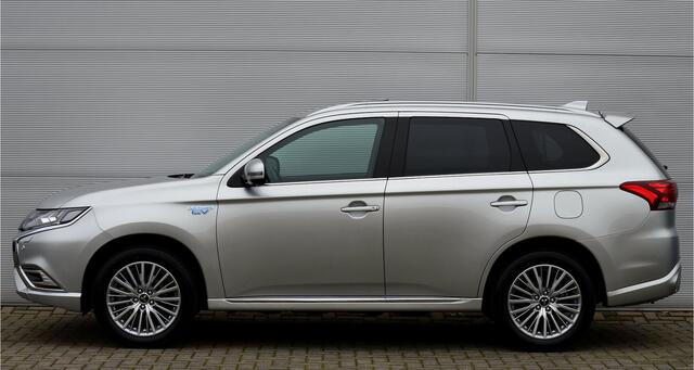 Mitsubishi OUTLANDER 2.4 PHEV Instyle | PLUG IN HYBRID | V2G | FULL OPTIONS | SCHUIFDAK | ADAPTIEF CRUISE | FABRIEKGARANTIE TOT 10-08-2028* | ALL IN RIJKLAARPRIJS