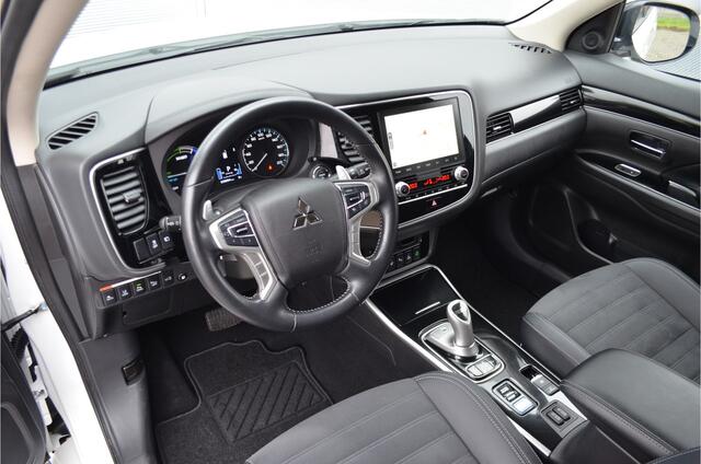 Mitsubishi OUTLANDER 2.4 PHEV Intense+ | PLUG IN HYBRID | V2G | ADAPTIEF CRUISE | FABRIEKGARANTIE TOT 20-10-2029* | ALL IN RIJKLAARPRIJS
