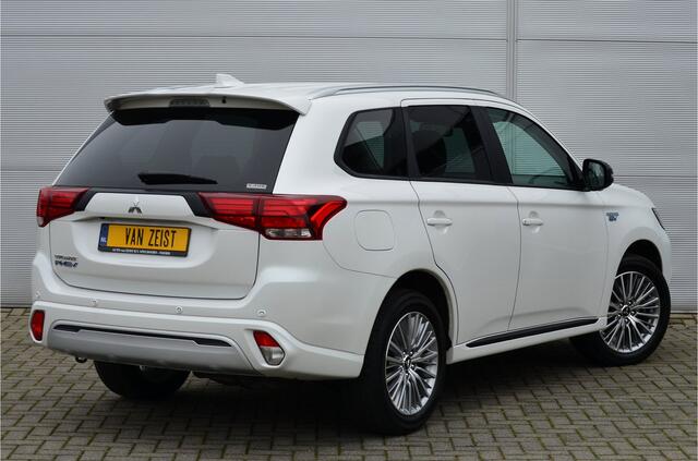 Mitsubishi OUTLANDER 2.4 PHEV Intense+ | PLUG IN HYBRID | V2G | ADAPTIEF CRUISE | FABRIEKGARANTIE TOT 20-10-2029* | ALL IN RIJKLAARPRIJS