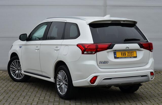 Mitsubishi OUTLANDER 2.4 PHEV Intense+ | PLUG IN HYBRID | V2G | ADAPTIEF CRUISE | FABRIEKGARANTIE TOT 20-10-2029* | ALL IN RIJKLAARPRIJS