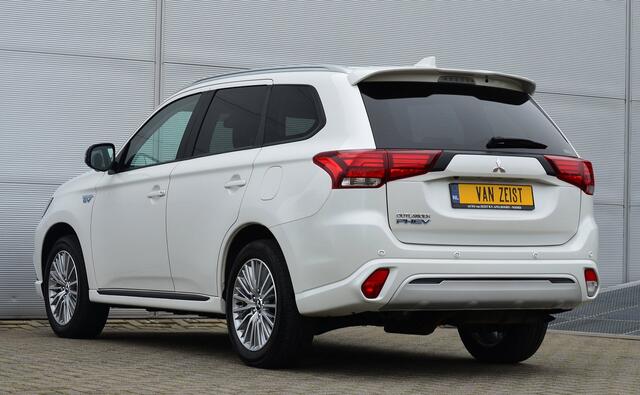 Mitsubishi OUTLANDER 2.4 PHEV Intense+ | PLUG IN HYBRID | V2G | ADAPTIEF CRUISE | FABRIEKGARANTIE TOT 20-10-2029* | ALL IN RIJKLAARPRIJS
