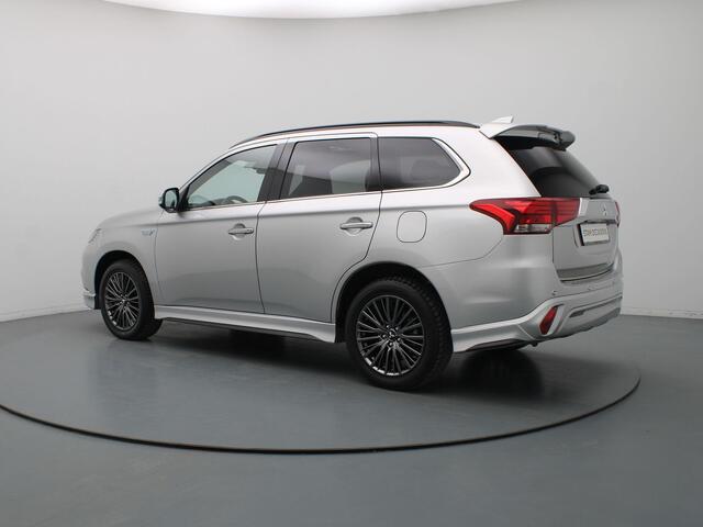 Mitsubishi OUTLANDER 2.4 PHEV S-Edition 360° Camera | Adapt. Cruise | Parkeersens. v+a | Stoel-/stuur-/voorruitverw. | Panoramadak
