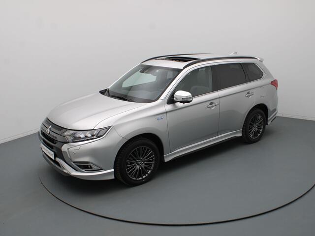 Mitsubishi OUTLANDER 2.4 PHEV S-Edition 360° Camera | Adapt. Cruise | Parkeersens. v+a | Stoel-/stuur-/voorruitverw. | Panoramadak