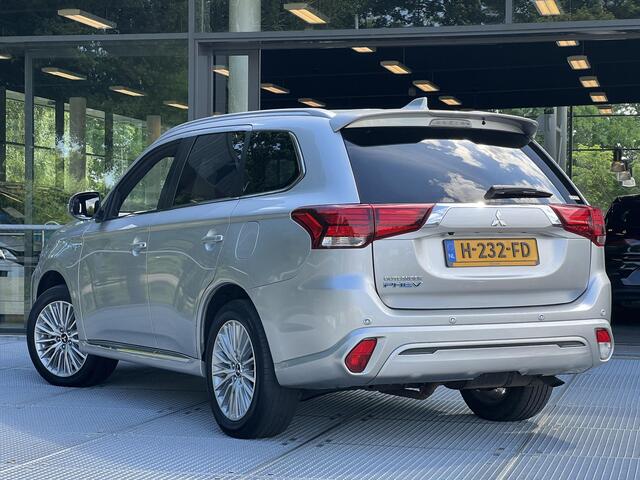Mitsubishi OUTLANDER 2.4 PHEV Instyle | Schuifdak | Elek. achterklep | Adaptieve Cruise Control | Afneembare trekhaak |