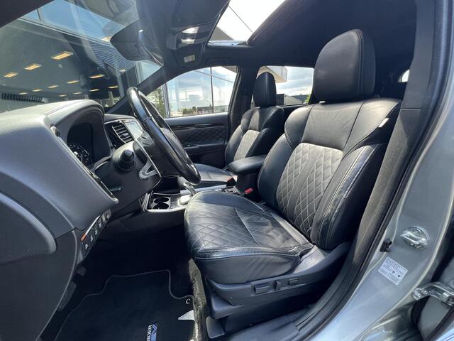 Mitsubishi OUTLANDER 2.4 PHEV Instyle | Schuifdak | Elek. achterklep | Adaptieve Cruise Control | Afneembare trekhaak |