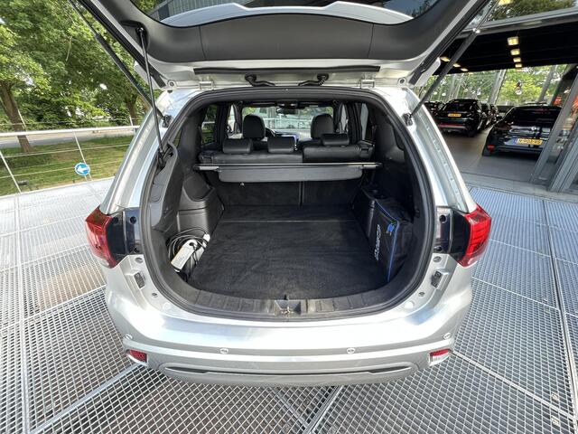 Mitsubishi OUTLANDER 2.4 PHEV Instyle | Schuifdak | Elek. achterklep | Adaptieve Cruise Control | Afneembare trekhaak |