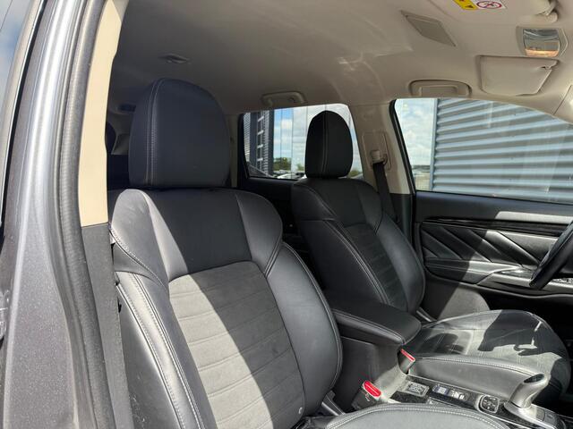 Mitsubishi OUTLANDER 2.4 Intense Plug in Hybrid 225pk PHEV | Trekhaak Afneembaar | Carplay | Parkeersensoren | Stoelverwarming | Camera | Cruise Control | Climate Control | DAB |