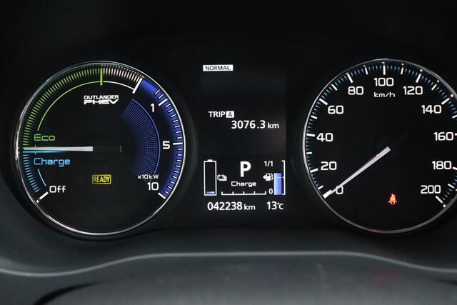 Mitsubishi OUTLANDER 2.4 PHEV Intense AUT | CAMERA | CRUISE | XENON | LMV |
