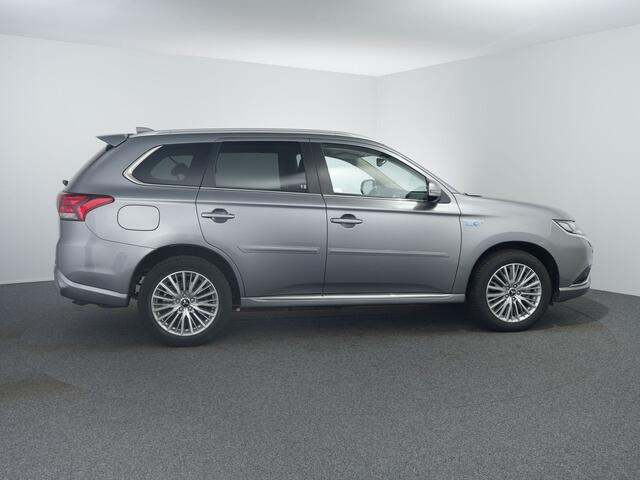 Mitsubishi OUTLANDER 2.4 PHEV Intense | Carplay | Camera |