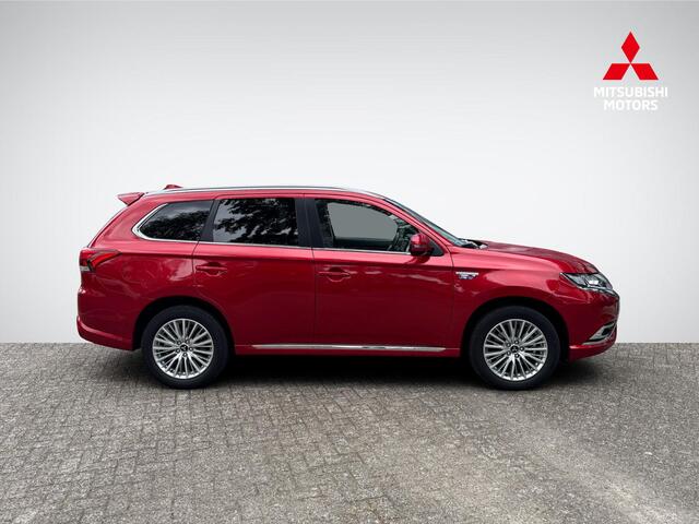 Mitsubishi OUTLANDER 2.4 PHEV Intense | Trekhaak | Camera | Apple Carplay/Android Auto | Stoelverwarming | Keyless Entry | LED Koplampen | Rijklaarprijs!