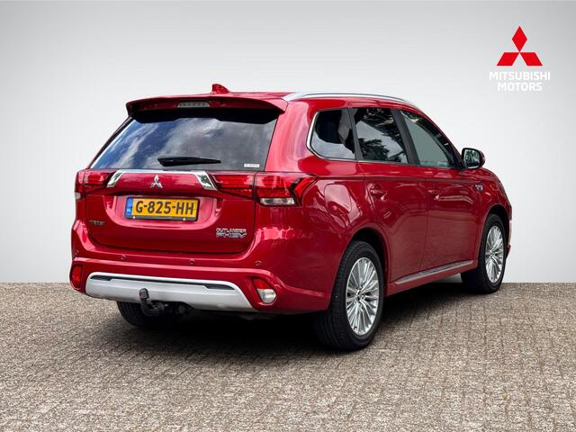 Mitsubishi OUTLANDER 2.4 PHEV Intense | Trekhaak | Camera | Apple Carplay/Android Auto | Stoelverwarming | Keyless Entry | LED Koplampen | Rijklaarprijs!