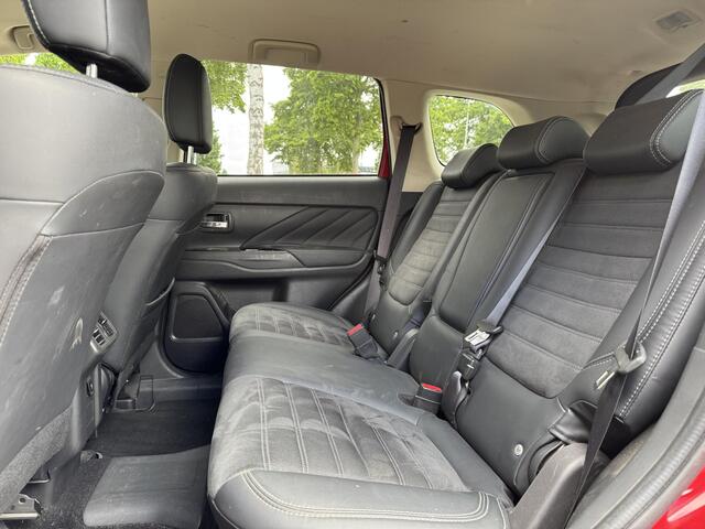 Mitsubishi OUTLANDER 2.4 PHEV Intense | Trekhaak | Camera | Apple Carplay/Android Auto | Stoelverwarming | Keyless Entry | LED Koplampen | Rijklaarprijs!