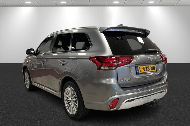 Mitsubishi OUTLANDER 2.4 PHEV Intense dodehoek detectie, Trekhaak