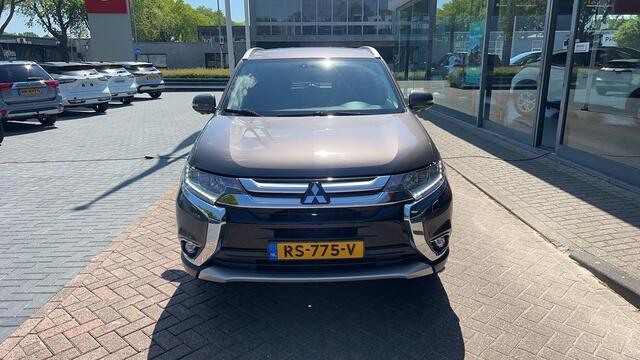 Mitsubishi OUTLANDER 2.0 Connect Pro Automaat | Dodehoekdetectie | Trekhaak afneembaar | Dealeronderhouden