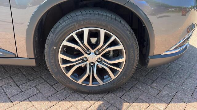 Mitsubishi OUTLANDER 2.0 Connect Pro Automaat | Dodehoekdetectie | Trekhaak afneembaar | Dealeronderhouden